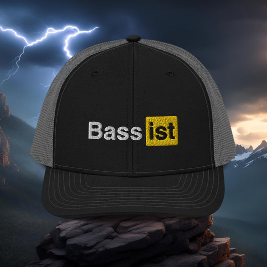 BASS HUB TRUCKER HAT